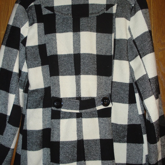 Ladies Jacket - Picture 2 of 3